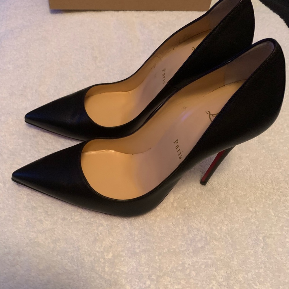 forces with red bottoms